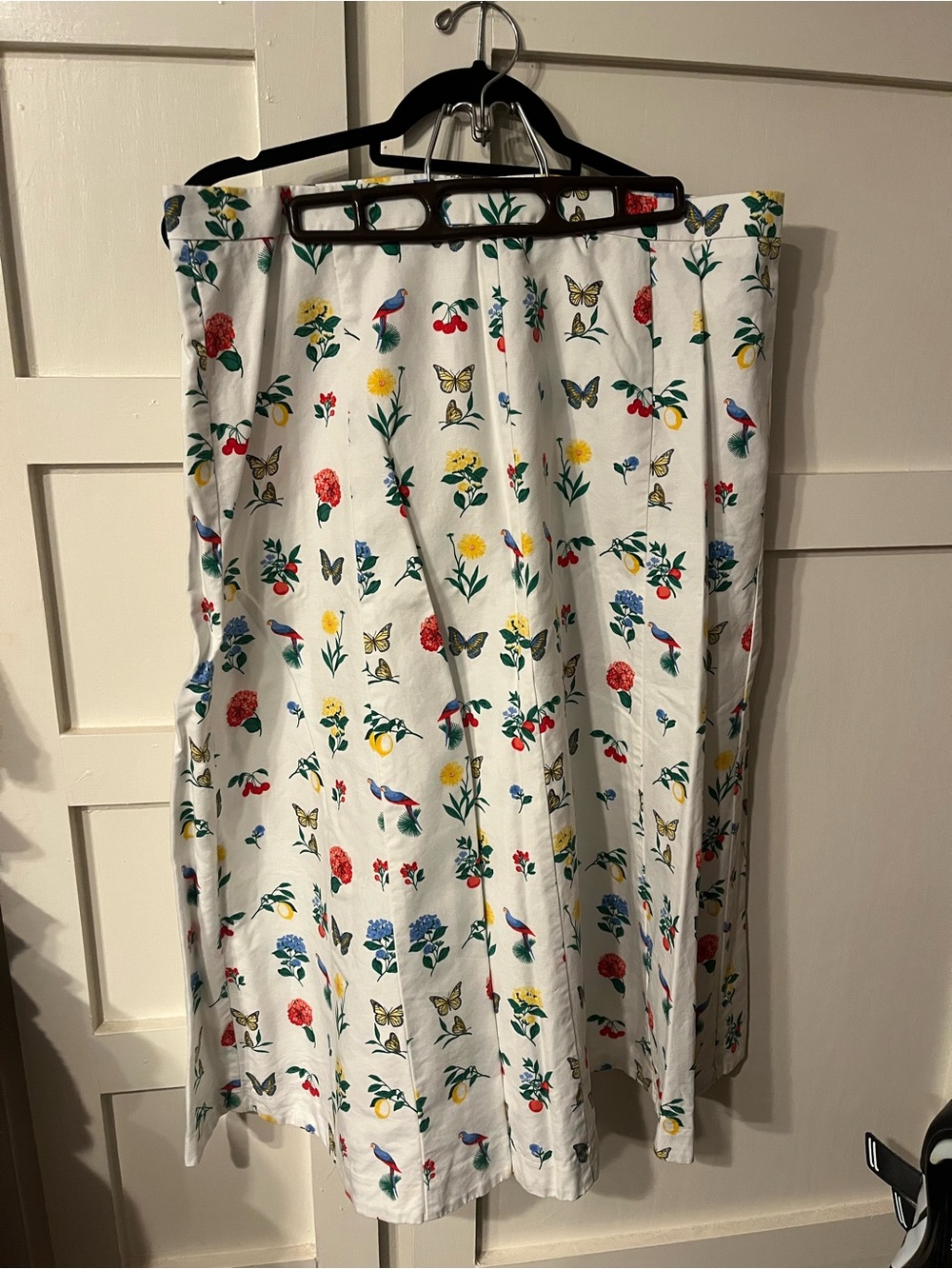 Ann Taylor White A-Line Skirt with Multicolor Floral & Butterfly Print